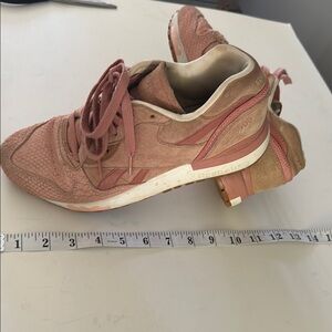 Reebok Women's Sneakers in Pink and Tan